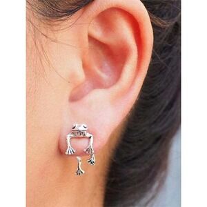 Adorable Frog Earring With Silver Plating